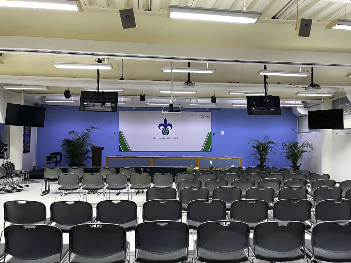 Sala de videoconferencias UV — vista frontal